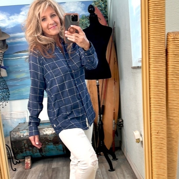 ⭐️Toad & Co, Button-Front, Sinfully Soft, Great w/Jeans or Shorts, Size Small - Picture 1 of 13